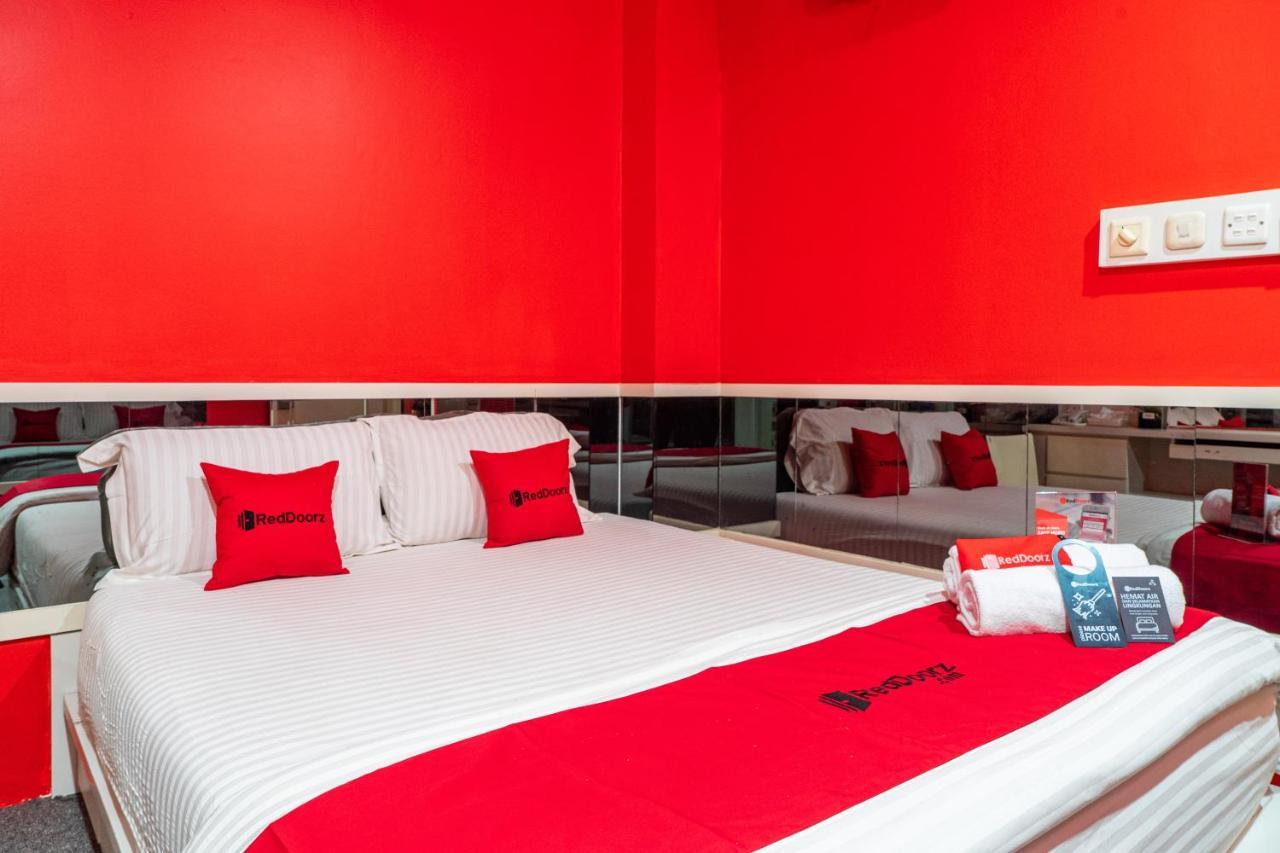 Reddoorz Plus Near Chadstone Mall Bekasi Luaran gambar
