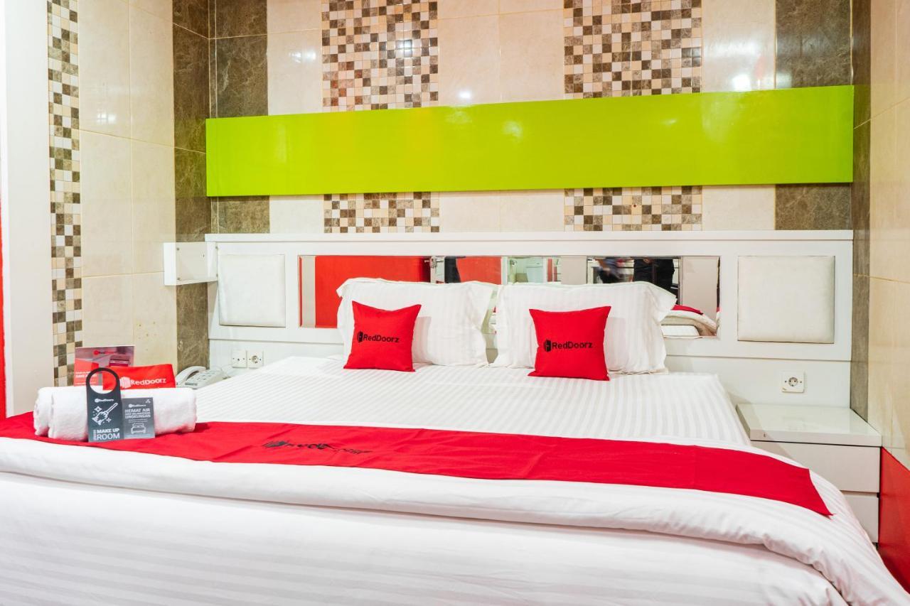 Reddoorz Plus Near Chadstone Mall Bekasi Luaran gambar